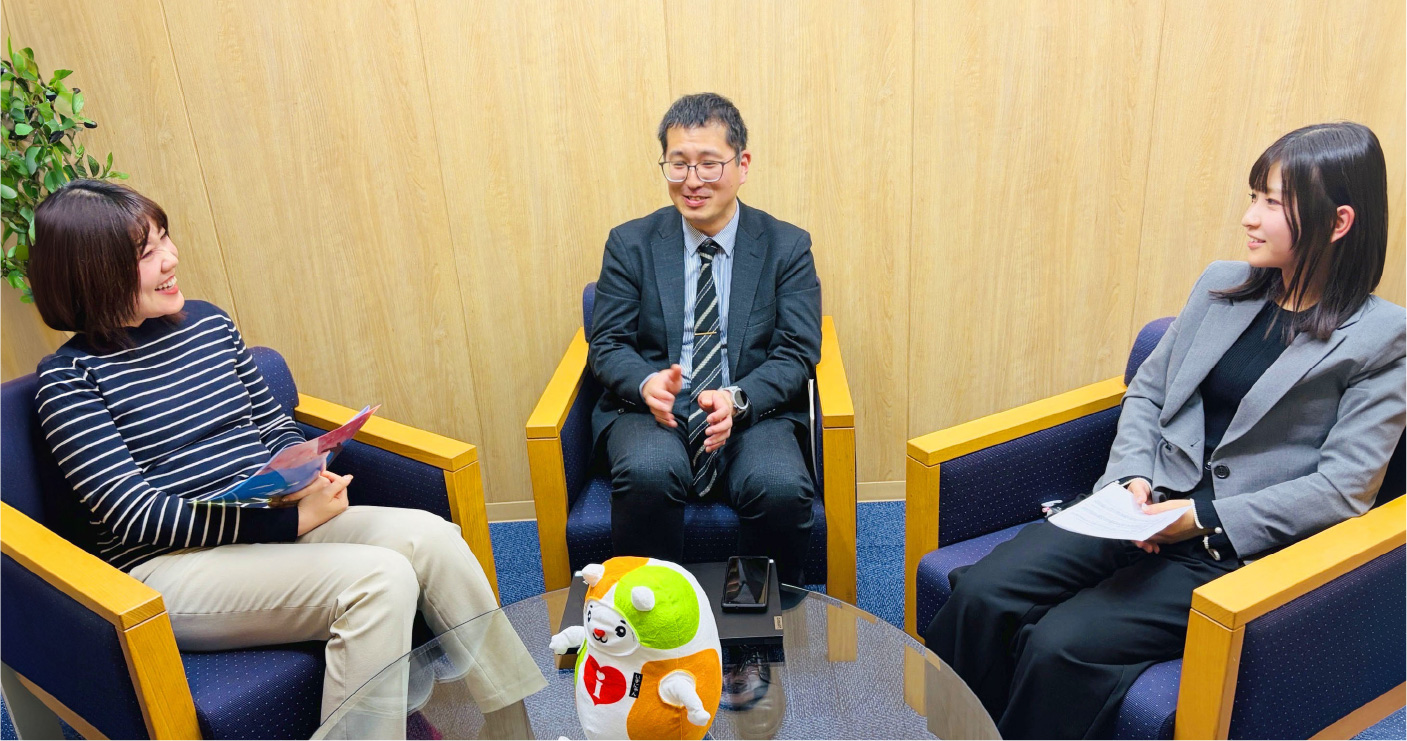 社員座談会の様子の写真